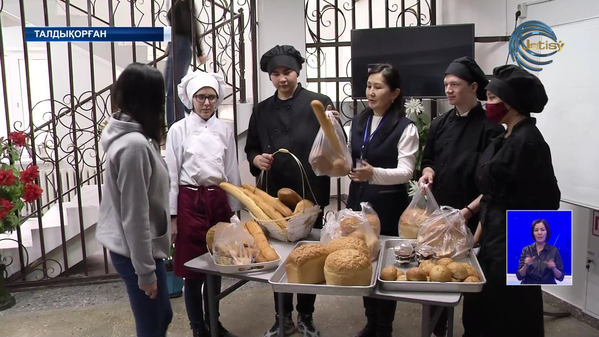 Талдықорғандық студентер қайырымдылық шарасын өткізді