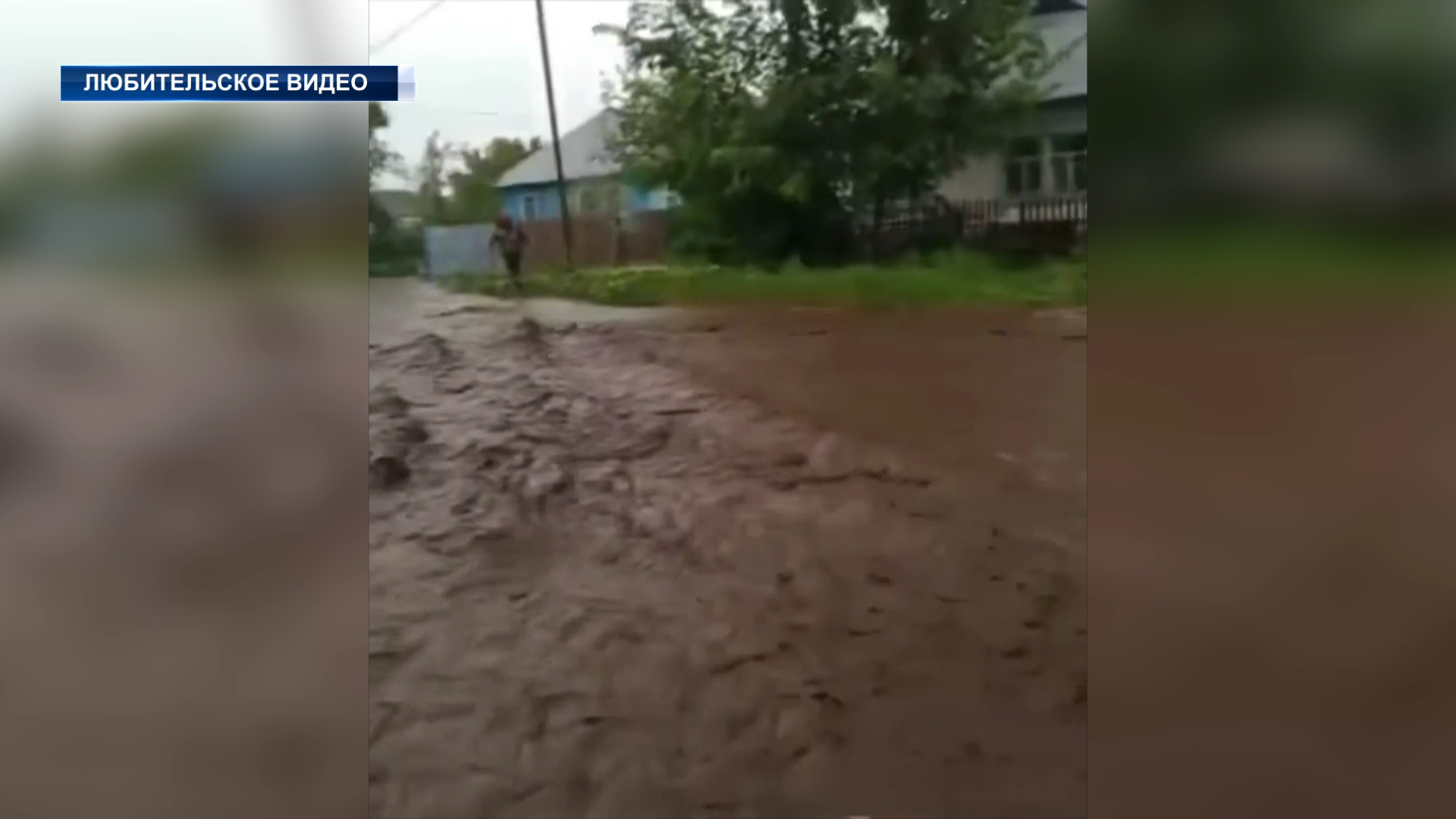 Под водным потоком оказались и два села в Кербулакском районе