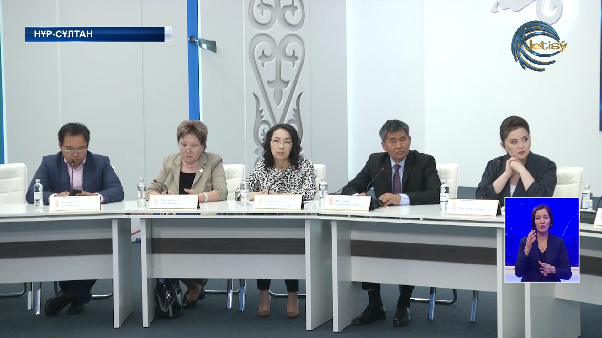 Обсуждены преимущества обновленной Конституции