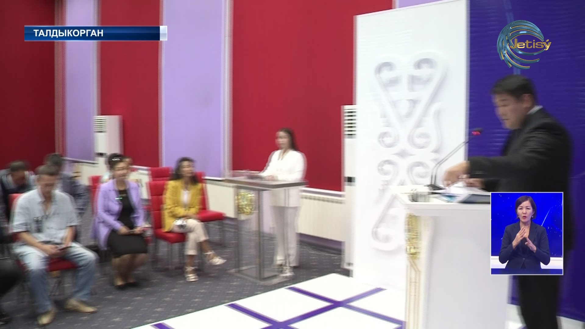 Аким Талдыкоргана встретился с журналистами