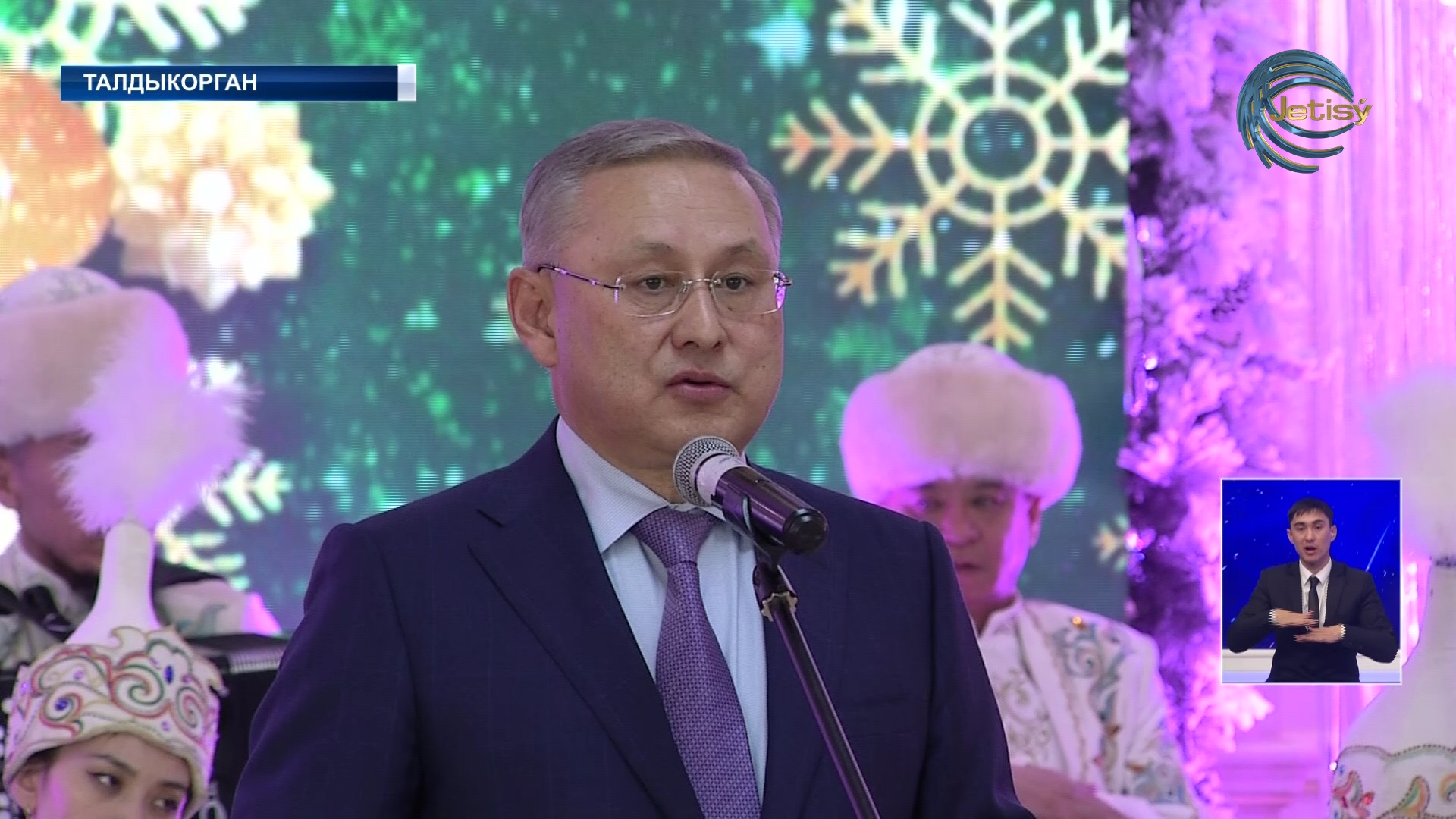 Бейбит Исабаев встретился с ветеранами труда со всей области Жетысу