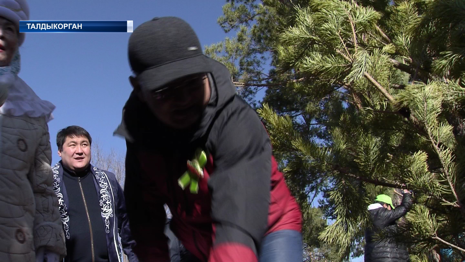 У казахского народа есть добрая традиция — в день великого Улуса очистить родник и посадить деревья.