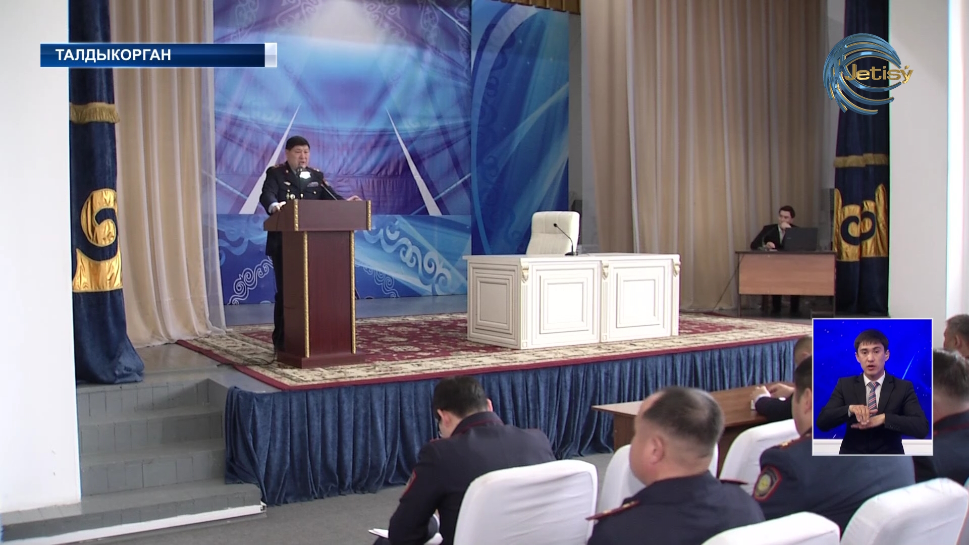 Начальник управления полиции города Талдыкорган Марат Куштыбаев провел очередную встречу с населением областного центра