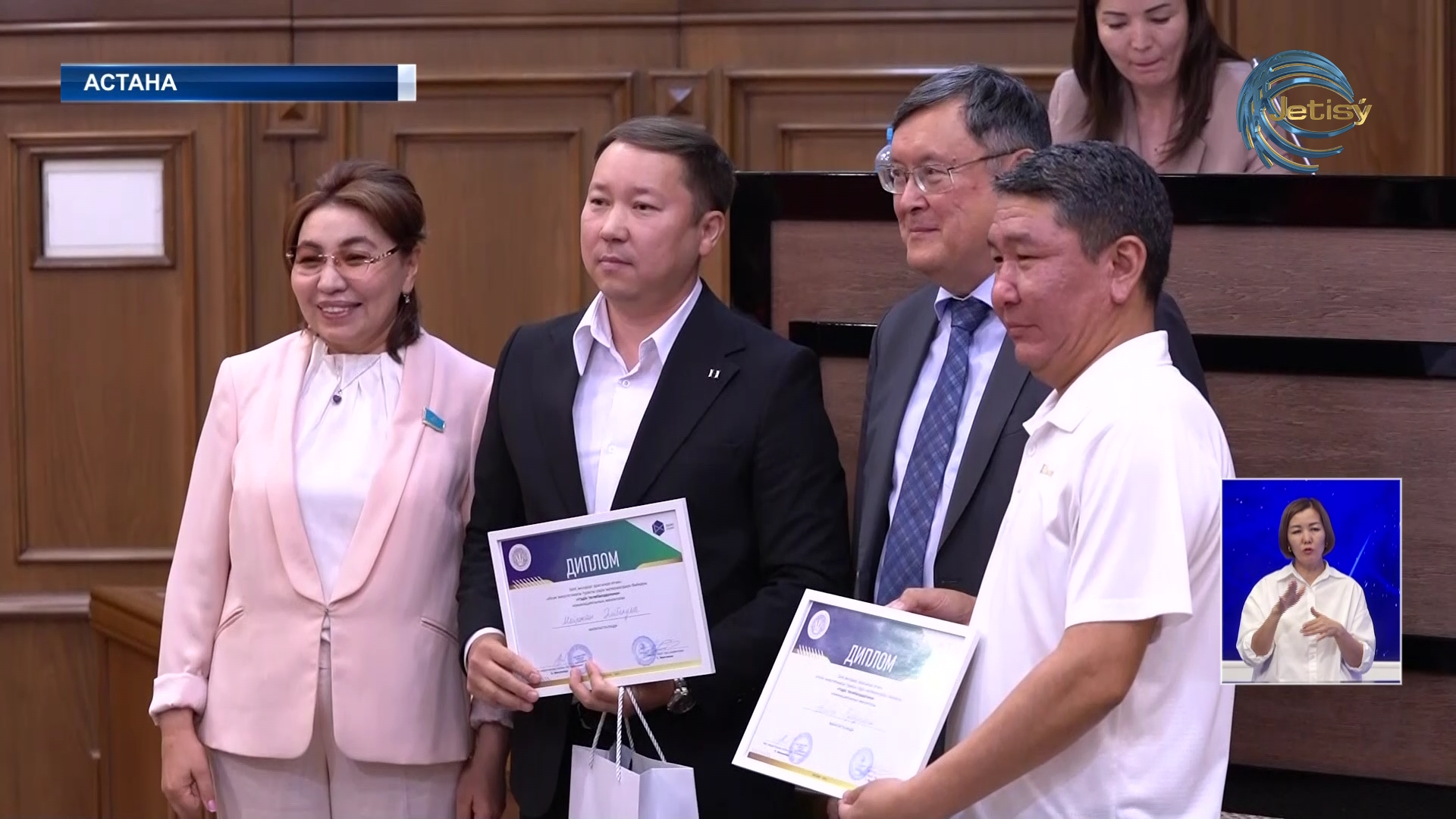 Атом энергетикасы тақырыбында қалам тербеп жүрген журналистер марапатталды