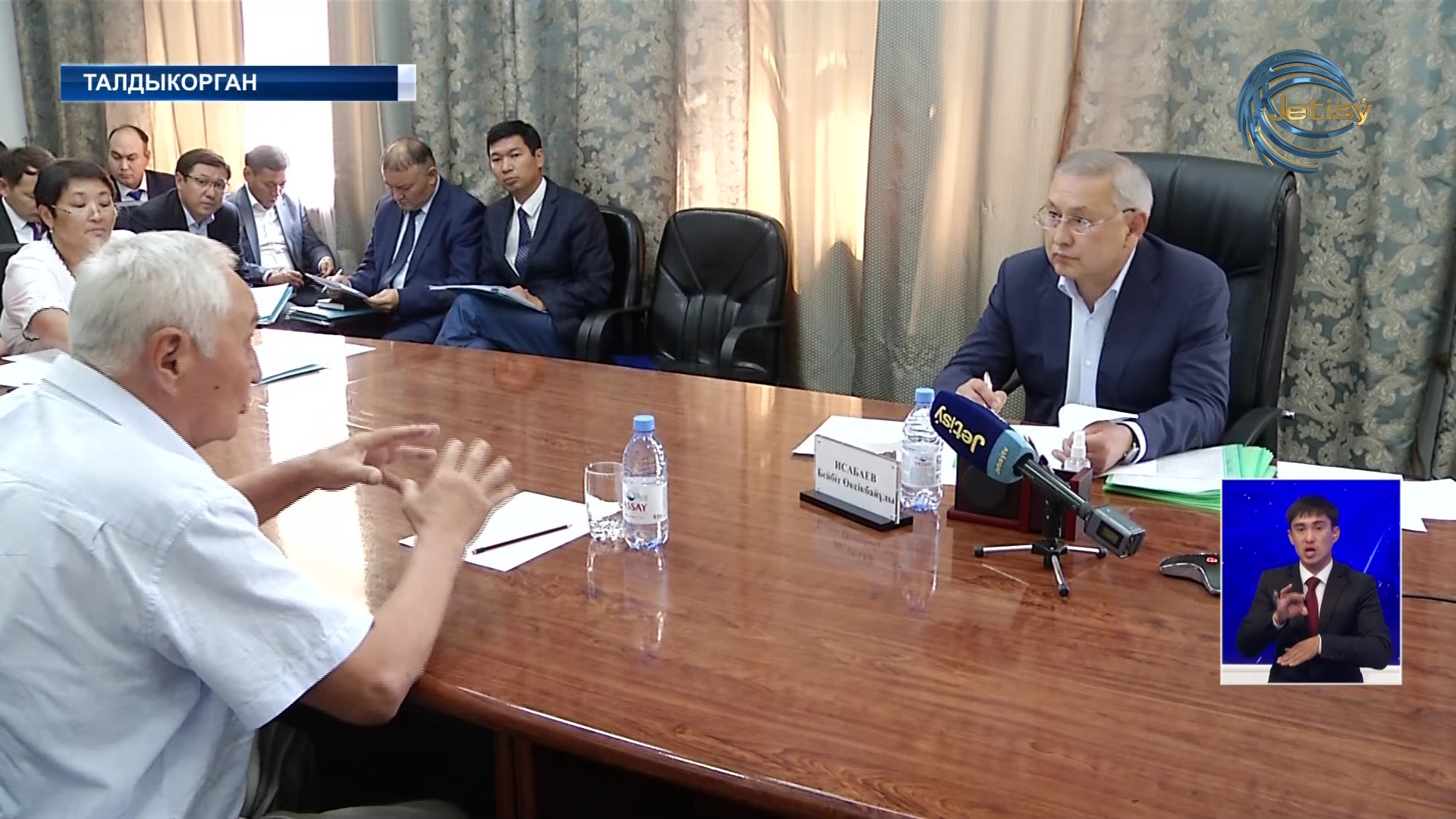 На личном приеме граждан Бейбит Исабаев ответил на вопросы жителей