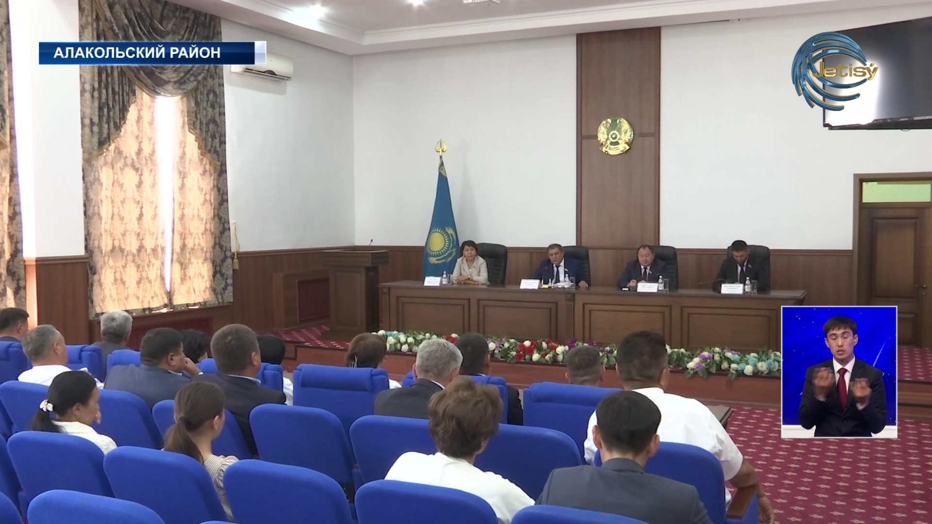 Группа депутатов посетила пограничный контрольно-пропускной пункт «Достык»