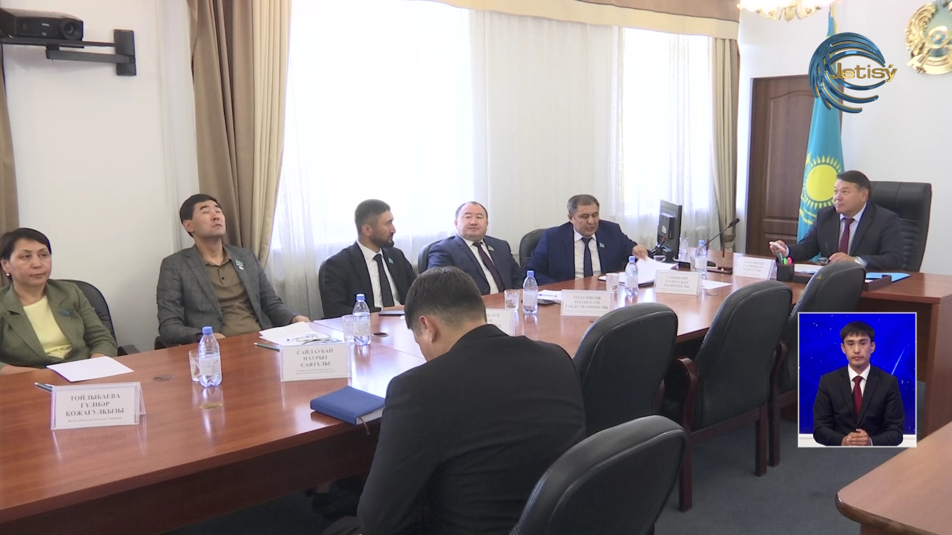 Депутаттар Ақсу, Сарқан аудандарында болып қайтты