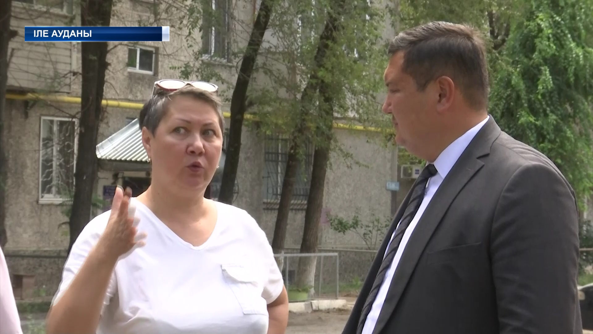 Іле ауданы орталығы Өтеген батыр ауылында тұрғындар тілегіне сай бір қатар жолдар жасалып, электр бағаналары ауысып жатыр