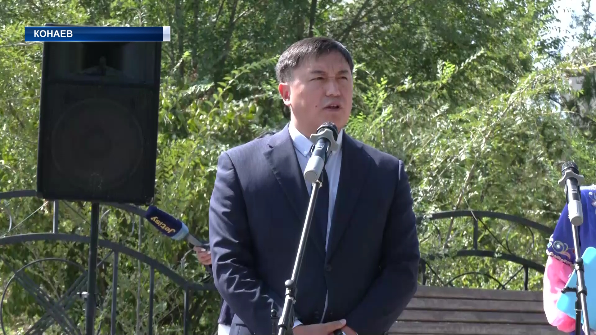 День рождения Абая Кунанбаева широко отмечают сегодня в административном центре Алматинской области. Напомним, выдающийся казахский поэт написал около ста семидесяти произведений и сделал более пятидесяти переводов. Благодаря творчеству Абая в отечественной поэзии появились новые стихотворные формы. Он был не только основоположником казахской письменной литературы, но и человеком, который привнес другое мышление и иную систему самопознания. Мудро возвышаясь над своим временем, произведения Абая Кунанбаева актуальны и сейчас, как никогда.