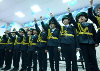 Мектептерде Республика күні қалай тойланды?