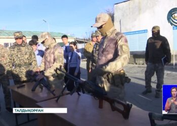 Әскерилер оқушыларға “Ашық есік” күнін өткізді