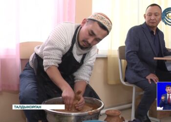 В Талдыкоргане прошла международная выставка «Жетісу өнері»