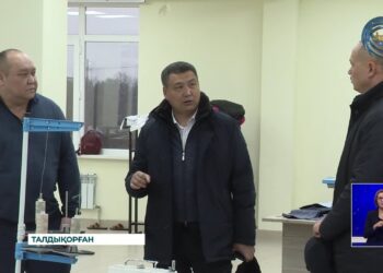 Депутаттар өндіріс орындарын аралады