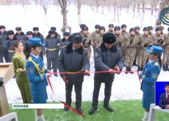 Представители СМИ стали свидетелями торжественной церемонии открытия модульной казармы