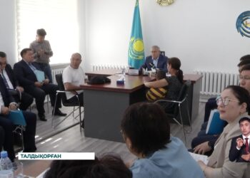 Жетісу облысының әкімі тұрғындарды жеке мәселелері бойынша қабылдады