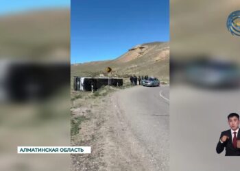 Водитель туристического автобуса, перевернувшегося в районе Чарына, задержан