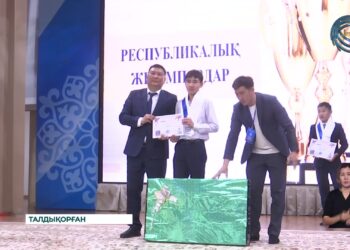 Бүлдіршіндер әліппемен, ал түлектер алтын ұя мектебімен қоштасты