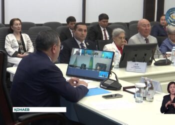 Алматы облыстық ҚХА өкілдері су тасқынынан зардап шеккен аймақтарға ақшалай көмек көрсетті