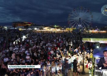 На озере Алаколь впервые прошел музыкальный фестиваль под названием «Алаколь Фест-2024»