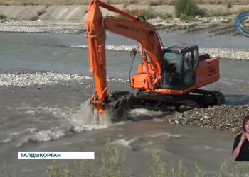 Қаратал өзенінің түбін тереңдетіп, арнасын тазарту қолға алынды