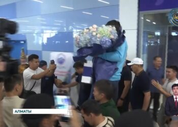 В минувшие выходные встретили серебряного призера Олимпиады-2024 в Париже Демеу Жадраева