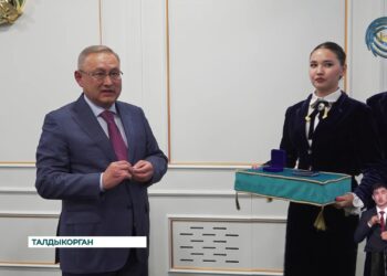 Серебряный призер Олимпийских игр Демеу Жадыраев встретился с главой региона Бейбитом Исабаевым