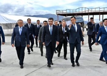 Олжас Бектенов Жетісу облысындағы көлік-логистикалық инфрақұрылымның ірі нысандарын аралады