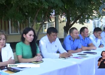Сыбайлас жемқорлыққа қарсы мобильді топ Алатау қаласында түсіндірме жұмысын жүргізді