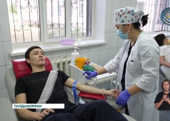 Облыстық қан орталығында сүйек кемігінің доноры болуға шақыратын “100 қадам” акциясы басталды