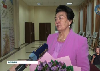 Қонаеавта қоғам қайраткері, тіл жанашыры Оразкүл Асанғазықызымен кездесу өтті