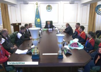 Жетісу әйелдер волейбол командасы мен ерлер ұжымын облыс әкімі арнайы қабылдады