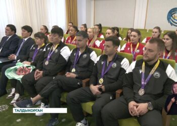 Сегодня аким области Жетису встретился с тренерским составом и игроками волейбольного клуба «Жетісу»