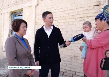 Балқаш ауданында көпбалалы аналар апатты үйде тұрып жатыр