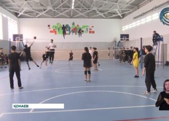 Қонаев қаласында волейболдан дәстүрлі турнир өтті