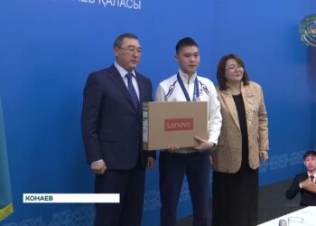 Аким области Марат Султангазиев встретился с призёрами и участниками