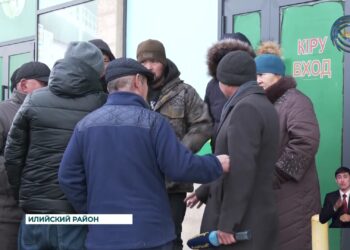 В разгар зимы жители села Екпынды столкнулись с рядом острых проблем