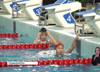 Облыс орталығында суда жүзуден жарыс өтіп жатыр