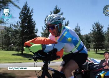 Ардагер спортшы Талдықорғаннан Семейге дейін велосипедпен жолға шықты