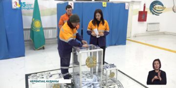 Еңбек адамдары бірден сайлау учаскілеріне бет алды