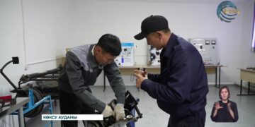 Мектеп оқушылары колледжде жұмысшы мамандығын меңгеруде