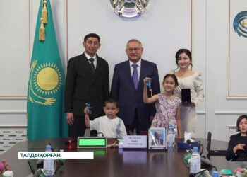 Жетісулық журналистерге пәтер кілті табысталды